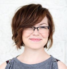 Pixie Cut For Round Face Plus Size, Kręcony Bob, Haircut For Square Face, Long Bobs, Square Face Hairstyles, Choppy Bob, Choppy Bob Hairstyles, Square Face Shape