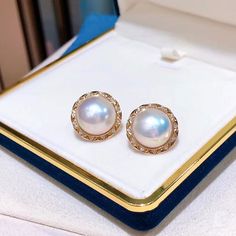 Highlight: The Best Quality Silver Mabe Pearl Product Information OriginMabe Pearl Jewelry Processed in Japan MaterialMabe Pearl, 18k Gold, and Diamond DimensionsOuter Diameter of 20 mm Pearl Shaped: Round Size: 14-15 mm Quality: AAAA Nacre: Very Thick Color: White Luster: Aurora Accessories Metal: 3.3 g of 18k Gold Other: 0.52 ct of SI Quality Natural Diamond Luxury Hallmarked Yellow Gold Pearl Earrings, Luxury Yellow Gold Diamond Pearl Earrings, Luxury White Round Pearl Earrings, Luxury High Luster Pearl White Pearl Earrings, Luxury Round Gemstone Pearl Earrings, Luxury Yellow Gold Pearl Earrings With Prong Setting, Luxury Yellow Gold Round Pearl Earrings, Luxury Akoya Pearl Earrings With High Luster, Luxury Pearl Earrings With Gemstone