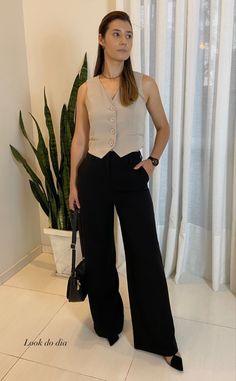 Black Vest Outfit, Vest Outfit Women, Vest Outfits For Women, Classy Summer Outfits, Classic Style Outfits, Office Casual Outfit, Smart Outfit, Looks Party