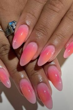 33 Cutest Fall Ombre Nails To Literally Own The Season Coral Ombre Nails, Pink Aura Nails, Coral Ombre, Aura Nails, Nail Art Diy Easy, Pink Ombre Nails, Racun Shopee, Ombre Nail Designs, Nail Art Designs Diy