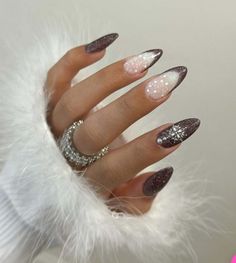 Nails French Tip Glitter, Ombre Almond Nails, French Tip Glitter, Christmas Ombre, Snowy Nails, Sonia Sanchez, Almond Nails French Tip, Almond Nail Ideas, Old Money Nails