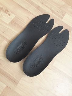 The split-toe genunie leather orthopedic insoles specially produced for indoor tabi slippers, sports shoes, jika tabi boots and more.  Leather insoles contain an anti odor latex orthopedic base layer.  The tabi leather orthopedic soles are available in different sizes. You can order them from any size you want. Small adjustments to the sizes are possible, simply cut the sole with scissors. Also a person with narrow feet width can adjust the size slightly with this insole. If you have any questio Tabi Slippers, Jika Tabi, Tabi Boots, Japanese Gifts, Outdoor Boots, Shoe Insoles, Sports Shoes, Base Layer, Things To Buy