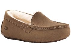 UGG Ansley - Women's Slippers : Hickory/Sand : The Ansley slipper from UGG® offers the ultimate in luxury and comfort. Please keep in mind that blemishes can occur with natural suede. Please check out the UGG for care info. Water-resistant Silkee suede uppers feature moc toe stitching and beef roll. Easy slip-on style slipper. Luxuriously lined with UGGpure wool for a breathable and warm environment. Plush UGGpure wool cushioned footbed for lasting comfort. Durable and flexible rubber outsole is Beef Roll, Wool Cushion, Cowboy Boots Women, Women's Slippers, Womens Uggs, Womens Slippers, Product Reviews, Cowboy Boots, Winter Outfits