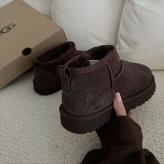 Brown Uggs, Fall Boards, Oki Doki, Fall Mood, Dr Shoes, Fall Inspo