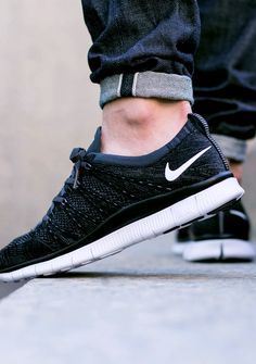 Free Flyknit NSW Male Ootd, Mens Fashion Swag, Mens Fashion Dressy, Street Outfits, Trend Clothes, Streetstyle Outfit, Sport Shoes Fashion, Formal Mens Fashion