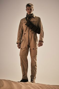 Belstaff Spring 2016 Menswear Fashion Show Mens Overalls, Desert Fashion, 2016 Menswear, Jumpsuit Online, Jumpsuit Fashion, Spring Summer 2016, Vogue Paris, A Man