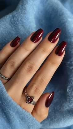 "Add a touch of sparkle to your early fall look with these glittery nail designs. ✨💅 Perfect for a night out or just to add some glam to your everyday style. #GlitterNails #SparkleSeason #NailGoals #FallFashion #NailArt #NailInspo #NailSwag #NailAddict #NailObsessed #FallNails" Red Fall Nails Short, Chic Autumn Nails, Autumn Nail Designs Green, Fall Dark Red Nails, Gel Nail Autumn, Dark Red Squoval Nails, Autumnal Nails 2024, Fall Nails Almond Short, Plain Autumn Nails