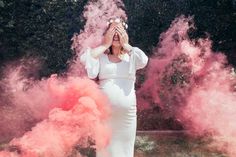 Foto Gender Reveal, Clever Pregnancy Announcement, Gender Reveal Photography, Creative Gender Reveals, Gender Reveal Unique, Gender Reveal Photos, Gender Reveal Ideas, Christina Milian, Foto Baby