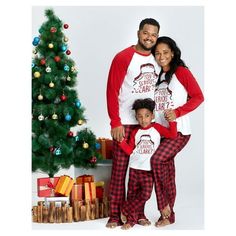 PatPat's new and exclusive brand combines fun colors, interesting patterns to create artistic, one of a kind styles the whole family will love. It can only be found on PatPat. The Christmas season only happens once a year, but these matching family PJs will let you celebrate the holidays all year long!The perfect pair of pajamas for men, women, and kids alike, make these colorful pajamas a part of every Christmas tradition.PatPat would be the best choice. PatPat guarantees that you only buy qual Christmas Pajama Pictures, Colorful Pajamas, Matching Family Pjs, Mommy And Me Christmas, Family Matching Pjs, Mosaic Christmas, Frankie And Johnny, You Serious Clark, Family Pjs