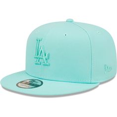 Ensure your Los Angeles Dodgers pride is unquestionable with this trendy Color Pack 9FIFTY snapback from New Era. Built with a high crown and flat bill, this cap offers street-ready, trendy appeal. While the Los Angeles Dodgers embroidery enhances your spirit, the pastel colorway brings a fresh breath of Spring to your collection. Ny Yankees Hat, Yankee Hat, New York Yankees Baseball, Nfl Football Teams, Gold Hats, New Era Hat, New Era Fitted, Yankees Baseball, Spring Color