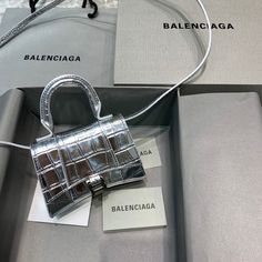 SC - BGA Bags - 390 A+ Excellent Quality; Contact us if you've any questions in your mind. Hourglass Bag, Balenciaga Bag, Mini Handbags, Bago, Satchel Bags, Chain Strap, Designing Women, Contact Us, Balenciaga