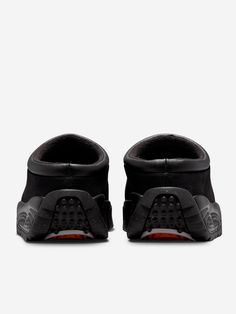 Leather upper
 Slip-on fit
 Rubber sole


Size & Fit:
Fit regular Nike Acg, Vetements T Shirt, Boot Pumps, Sweater Coats, Birkenstock, Women Brands, Jean Jacket, North Face, Rubber Sole