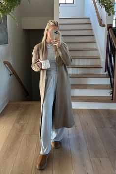 Casual Lounging Outfits, Lounge Thanksgiving Outfit, Casual Lounge Outfits Winter, Holiday Cozy Outfit, Comfy Work Casual Outfits, Cozy Indoor Outfit, Loungewear Sets For Women, Christmas Day Lounge Outfit, Cozy Christmas Morning Outfit