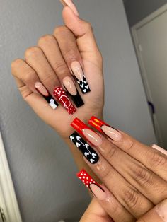 Cute Mickey Mouse Acrylic Nails, Cute Mickey Mouse Nails, Long Mickey Mouse Nails, Disney Nails Long Acrylic, Clear Disney Nails, Short Mickey Mouse Nails, Nicky Mouse Nails, Mickey Mouse Birthday Nails