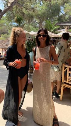 What To Wear In Hawaii, White Sand Beaches, Hawaii Outfits, Ibiza Outfits, Latest Dress Design, Dresses For, For Wedding, Coral Reefs, Looks Street Style