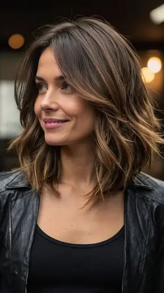 Layered Inspirations: 15 Shoulder-Length Hair Cuts That Slay with Style - TecArticles Shoulder Hair Length With Layers, Flattering Shoulder Length Hair, Shoulder Length Brown Hair Side Part, Lob Layers Shoulder Length, Haircuts For Midsize Women, Shoulder Length Hair Short Layers, Pretty Shoulder Length Hairstyles, Shoulder Length With Long Layers, Long Bob Hairstyles Thick Hair