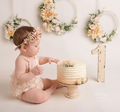 Floral Hoop Wreath, Cake Photoshoot, Bridal Cake, Cake Smash Theme, 1st Birthday Party For Girls, Fathers Day Cake, 1st Birthday Cake Smash, Floral Wedding Decorations