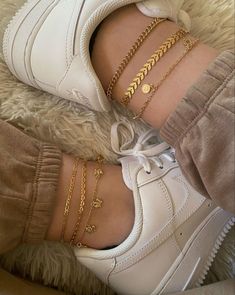 Sneaker Trend, Sneaker Outfits, Ankle Jewelry, Instagram Jewelry, Accesories Jewelry, Stylish Jewelry