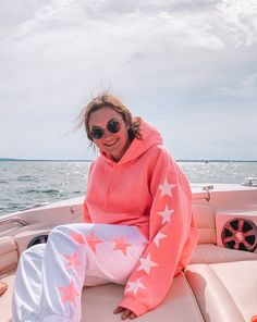 this is the hoodie shown in all of the pictures not the sweatpants. The pants are sold in a separate listing but they do match the pants and are made to be in a set. Preppy Vsco, Cute Sweatpants, Preppy Girls, Preppy Lifestyle, Preppy Girl, Preppy Aesthetic, Preppy Outfit