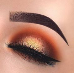 10 Winter Makeup Looks To Copy This Year - Society19 UK Moana Makeup, Winter Make Up, Orange Eye Makeup, Galaxy Makeup, Make Up Inspiration, Winter Makeup, Smokey Eyes, Fall Makeup, Makeup Goals