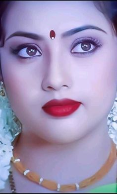 Actress Meena, Smart Outfits, Indian Eyes, Snake Girl, Women Faces, Latest Movie, Stock Wallpaper, Beauty Face Women