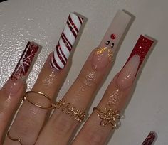 Hottest Nail Designs, Nail Designs For Christmas, Ongles Bling Bling, Rain Deer, Christmas Press On Nails, Christmas Nails Diy, Christmas Nail Ideas, Hot Nail Designs, Candy Cane Nails