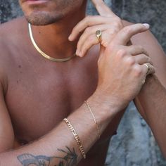 Mens Jewelry Aesthetic, Guys Bracelets, Guy Jewelry, Guys Ear Piercings, Aesthetic Tips, Gold Arm Band, Rings Style, Mens Silver Jewelry