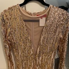 Rose Gold Size M Wow Couture Dress, Form Fitting And Comfy - You Don’t Need A Bra Or Anything Which Is Great. Never Work Nwt Yellow Long Sleeve Dress, Open Shoulder Dress, Gold Cocktail Dress, Blue Long Sleeve Dress, Hacks Clothes, Bandage Midi Dress, Couture Dress, Fashion Hacks, Dance Fashion