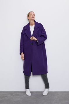 ABRIGO OVERSIZE BOTÓN - MUM-MUJER-CORNERSHOPS | ZARA España Mauve Outfit, Purple Wool Coat, Wool Coat Outfit, Coat Outfit, Coat Outfits, Wool Coat, Business Casual, Chic Style, Winter Outfits