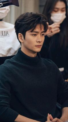 Kdrama Men Haircut, Hairstyle For Long Face Men, Kdrama Hairstyles Men, Aesthetic Haircuts For Men, Long Hair For Asian Men, Korea Man Hairstyle, Asian Guys Haircut, Korean Guys Haircut, Asian Guys Hairstyles