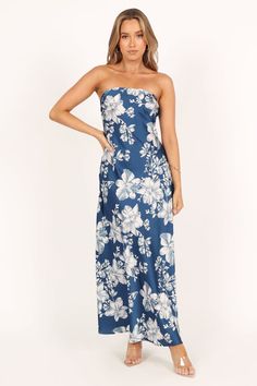 Gemma Strapless Maxi Dress - Blue Floral Satin Dresses Long, Satin Dresses Long Sleeve, Black Tie Wedding Guests, Midi Dress Blue, White Dress Shoes, Resort Dresses, Essential Dress, Usa Dresses, Statement Dress