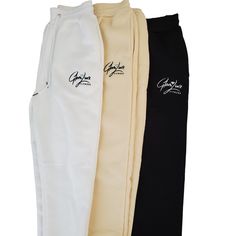 Get Warm and Cozy in our Signature Luxe High Waisted Jogger Sweats. Product Details Jogger Sweat Pants Runs Small ( Order 1 Size Up ex. for Medium order a Large) High Waisted Ankle Length Pockets Signature Logo Available in Black, White, and Cream (Nude) Joggers Photoshoot, Banner Background, How To Get Warm, Sweat Pants, Signature Logo, Ankle Length, Warm And Cozy, Sweatpants, Street Style