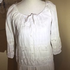 Mudd White Peasant Blouse With Lace Detail Nwt Xs Measurements Bust 36 In Bottom Of Garment 30 In, Elastic Waist Band Stretches To 32 To 33 In See Photos For Material & Care Info Criss Cross Blouse, Band Stretches, White Peasant Blouse, Cold Shoulder Shirt, Sheer Lace Top, Embroidered Neckline, Shoulder Shirts, Peasant Blouse, Boho Blouses