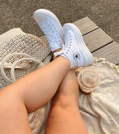 Converse Move Platform Outfit, It Girl Shoes, White Converse Platform, Converse Move, Platform High Tops, Platform Outfit, Converse All Star White, Top Trending Shoes, The It Girl