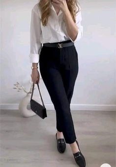 Classic Looks For Women Summer, Office Outfits On A Budget, Modest Slacks Outfit, First Day New Job Outfit, Court Outfit Women Trial, Sport Elegant Outfit, Outfit Sport Elegante Mujer, Midsize Business Casual