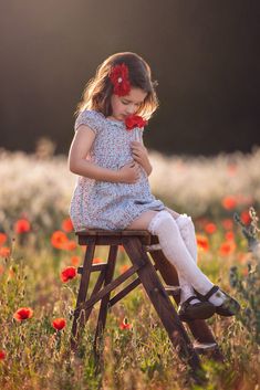 Toddler Poses, Spring Portraits, Photography Board, Spring Pictures, Photoshoot Props, Spring Photos, Spring Photography