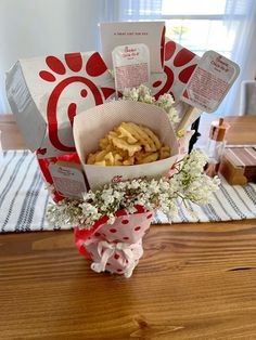 Chick Fil A Bouquet, Hoco Proposals Ideas Chick Fil A, Chic Fil A Aesthetic, Chick Fil A Hoco Proposal, Chic Fil A Party, Chick Fil A Promposal, Food Hoco Proposals Ideas, Chick Fil A Board, Chick Fil A Wedding