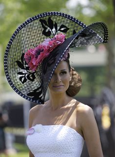 This is a sinamay but could be done in nylon buckram  #millinery #judithm #nybuck Pola Topi, Royal Ascot Hats