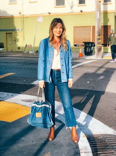 Chore Coat Womens, Tiny Acorn, Denim On Denim Outfit, Western Womens Fashion, Western Boots Outfit, Jacket Outfit Women, Outfit Inspiration Women, French Street Fashion, Denim On Denim