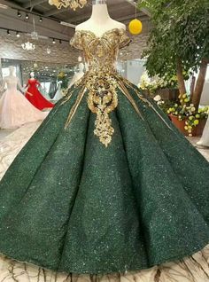 Green Ball Gown, Wedding Dresses Beaded, Ball Gowns Evening, فستان سهرة, Ball Gowns Prom, Ball Gown Dresses, Gorgeous Gowns, Beautiful Gowns