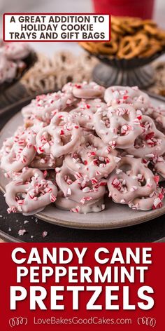 Candy Cane Peppermint Pretzels pin collage Peppermint Pretzels, Peppermint Pretzel, Christmas Candy Easy, Easy Christmas Candy Recipes, White Chocolate Peppermint, Christmas Baking Recipes, Salty Treats, Christmas Food Gifts, Candy Recipes Homemade