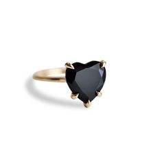 This classic solitaire Black Onyx ring showcases one heart cut stone nestled in a five-prong setting atop an ultra-shiny band. ----------------------DETAIL✦ Stone：100% Genuine Natural Rose QuartzShape：HeartSize：10 mmCarat Weight：2.8-3.5 ct approx.✦ Settings:Metal Type: 14K GoldMetal Color: Rose / White / YellowApproximate Band Width: 1.4 mm Onyx Wedding Ring, Engagement Ring Christmas, Heart Cut Ring, Heart Engagement, Ring Art Deco, Black Onyx Ring, Deco Ring, Bling Rings, Art Deco Engagement Ring