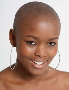 No hair, don't care... Bald Look, Hair Romance, Natural Afro Hairstyles, Bald Hair, Shaved Head