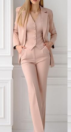 Elegantes Outfit Frau, Fest Outfits, Pakaian Feminin, Stylish Work Attire, Populaire Outfits, Woman Suit Fashion, Stylish Work Outfits, Ținută Casual