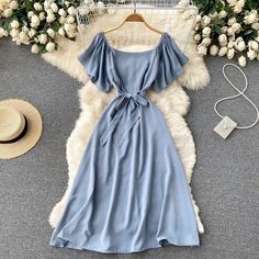 Chic Feminine Style, Frock Fashion, Elegant Lady, Daily Dress, Fashion Design Clothes, Cute Summer Outfits, Night Outfits, Dress First, Preppy Style