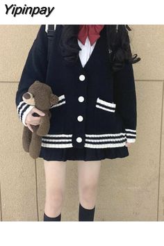 Preppy Girl Style, Pencil Skirt Fashion, Japanese Shirt, Loose Cardigan, Cute Spring Outfits, Japan Style, Cute Sweater, Winter Cardigan, Classic Style Women