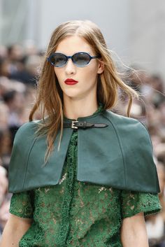 Burberry Sunglasses – Runway Show Spring-Summer 2012-2013 Fashion Details Unique, Oakley Frogskins, Burberry Eyewear, Burberry Trench Coat, Classic Trench Coat, Burberry Prorsum, Burberry Sunglasses, Going Green, Fashion Week Runway