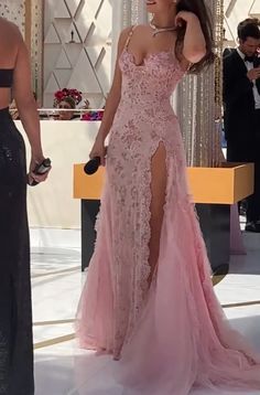 A line Pink Long Prom Dresses Party Evening Gowns Pink Long Prom Dresses, Prom Dress Inspo, Prom Dresses Long Pink, Prom Inspo, Prom Queen, Looks Party, Prom Dress Inspiration, Queen Dress, Cute Prom Dresses