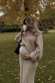 Cute Winter Outfits Maternity, Autumn Bump Outfits, Winter Fashion Outfits Pregnant, Fall Outfit Ideas Pregnant, Autumn Winter Maternity Outfits, Dress With Sweater Over It Maternity, Fall 2024 Pregnancy Style, What To Wear When Your Pregnant, Christmas Bump Outfit