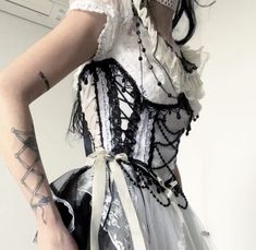 White Punk Outfits, Punk Wedding Dress, Corset Fashion Outfits, Goth Outfit Ideas, Corset Fashion, Alt Fashion, Kpop Outfits, Pretty Dresses, Pretty Outfits